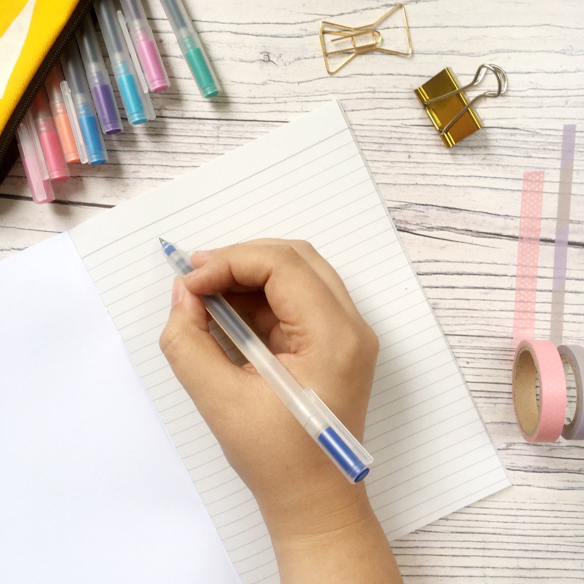 hatchlingmakes's tweet image. A couple happy dances this week as I’ve launched my newest product - notebooks!! I’m so so thrilled with how they came out - everyone seems to be loving the dachshund and not the bear though! bit.ly/HMStationery #justacard