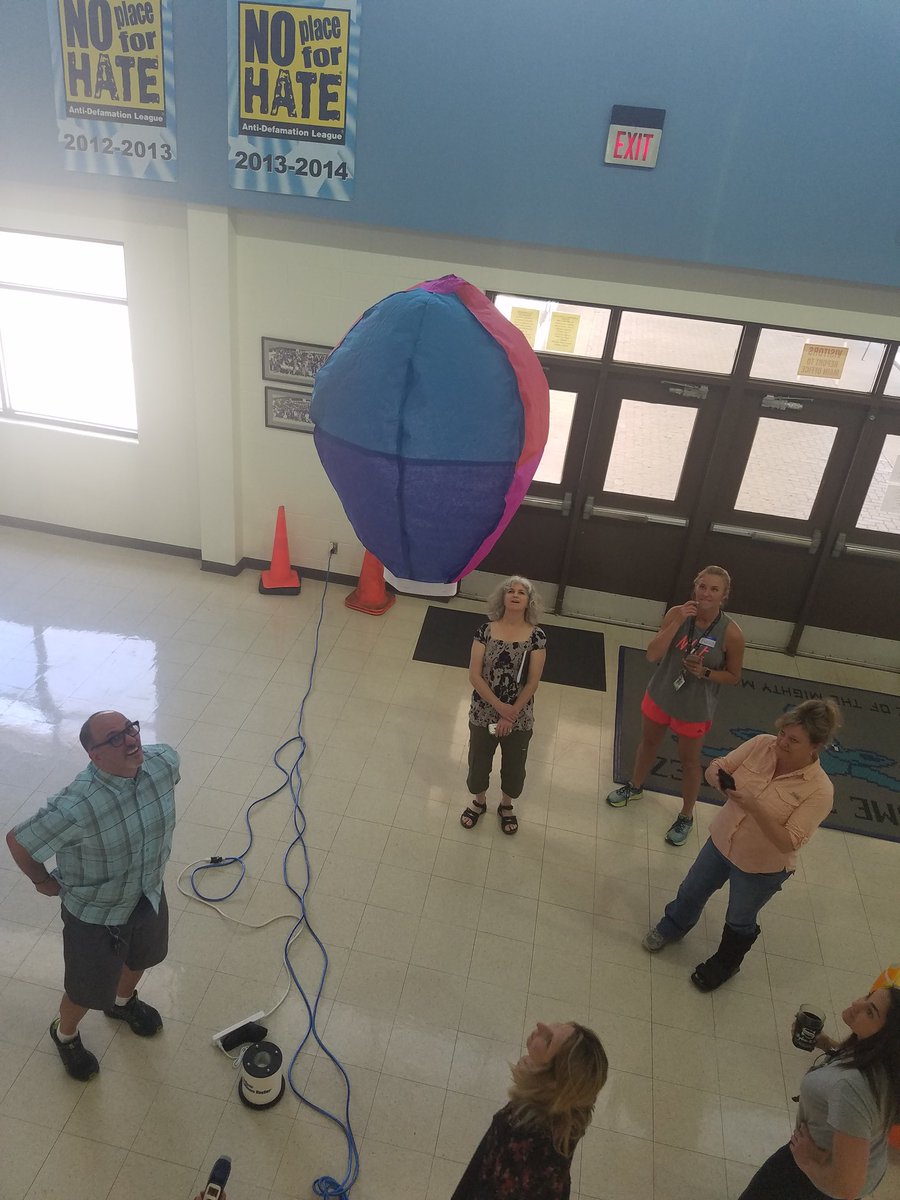DovespringsCSA's tweet photo. Project based learning training at Mendez. The staff are having fun! https://t.co/SBUntH5i4P