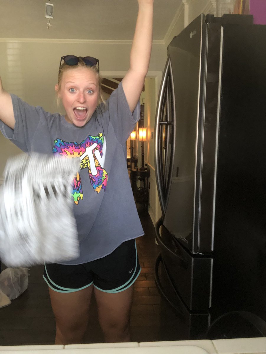 swiftieforl1f3's tweet photo. tip of the day: give me t.swift newspaper and I will be happy. (My confetti was a fail but oh well!)πππ»ππ @taylornation13 @taylorswift13 @TSOfficialMerch #reputationStadiumTour #reptourconfetti #reptourmerch https://t.co/nwqhASMgwm