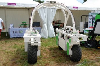 mon_viti's tweet photo. *⃣ ROBOTIQUE : #Hennessy teste le robot enjambeur Ted de @naiotech via @SudOuestVin #cognac

➡https://t.co/wAYQebLGgz

#WineMorning ☕⏰ https://t.co/6c4yElEAkn