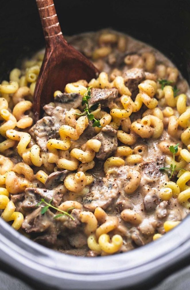 MidwestSpecial's tweet photo. This slow cooker beef stroganoff will leave you in a #FoodComa https://t.co/91pr0RILrC https://t.co/A5cPGDXLMH