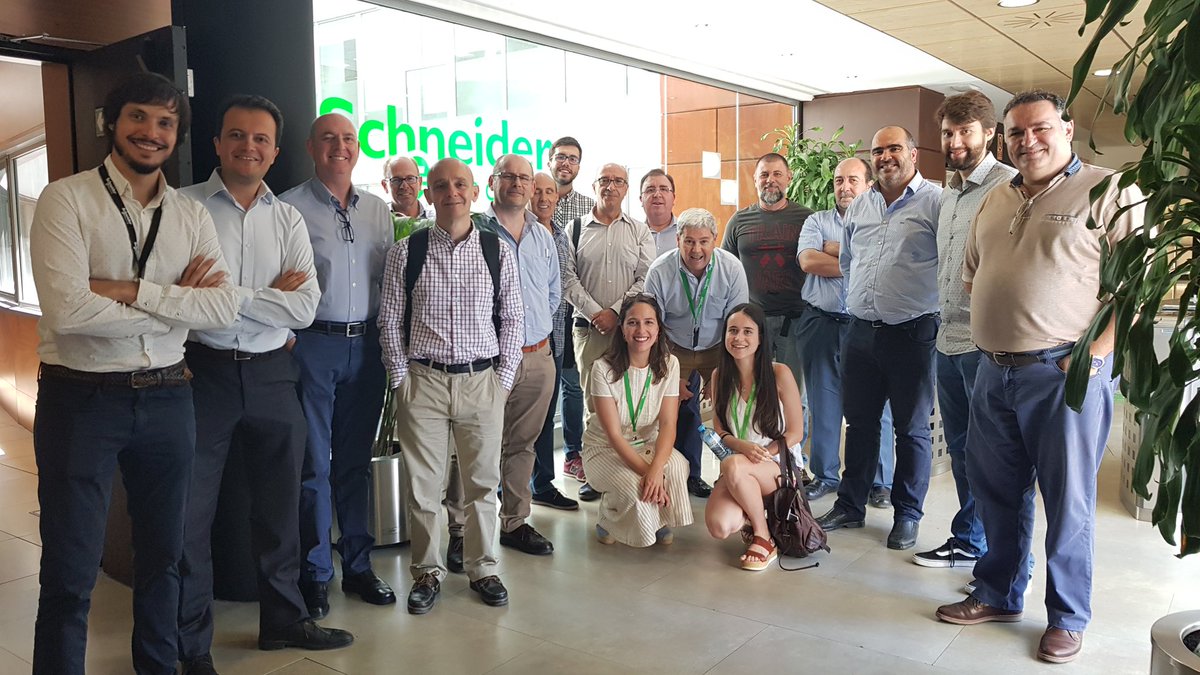 TWPedroMoreno's tweet photo. ¿Conoces la sensórica inalámbrica de @SchneiderES?
Dota a nuestros clientes de capacidad de anticipación, monitorizando su equipamiento de media tensión en remoto para evitar incidencias. Equipos #IoTReady conectados al futuro predictivo en 24x7.
Ellos ya están convencidos!!! https://t.co/7CTV4mV3RA
