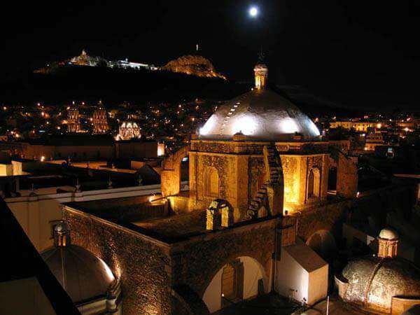 ¡Deslumbrantes! son las noches zacatecanas 😍
¡Disfrútalas este verano! 

<a href="/PatrimoniosMex/">Ciudades Patrimonio</a> <a href="/SECTUR_mx/">SECTUR México</a>
