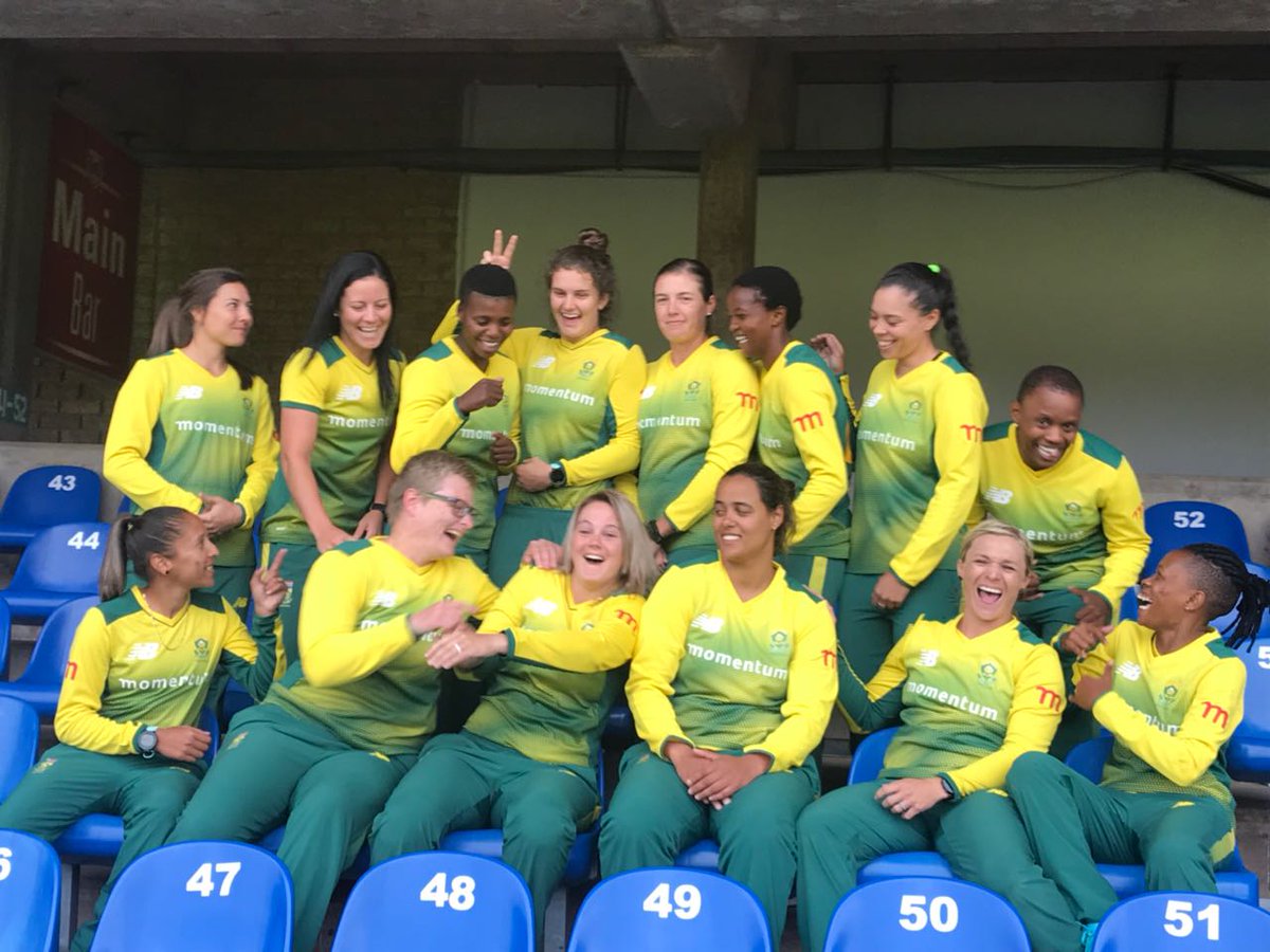zella15j's tweet photo. 3rd and Final ODI tomorrow with this great bunch of players!! Catch us live on SS6 at 14:45 ๐ #MomentumProteas #AlwaysRising #tocolifting #kookaburracricket #ENGvsSA https://t.co/CWJJIp7Xlb