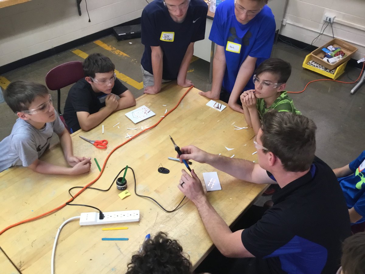 LT_Applied_Tech's tweet image. LT Summer STEM Camp Day Afternoon Session #STEM #woodworking #LEDCircuits