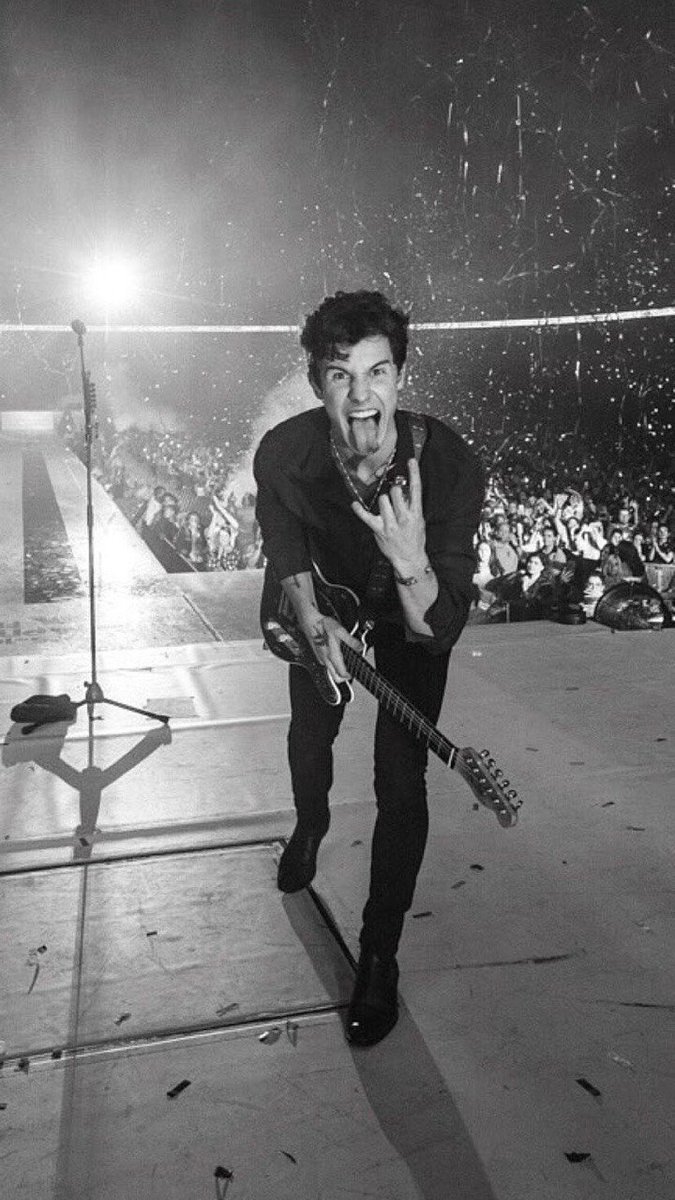 bestpicofshawn's tweet photo. ROCKSTAR https://t.co/9W2vmiIXAn