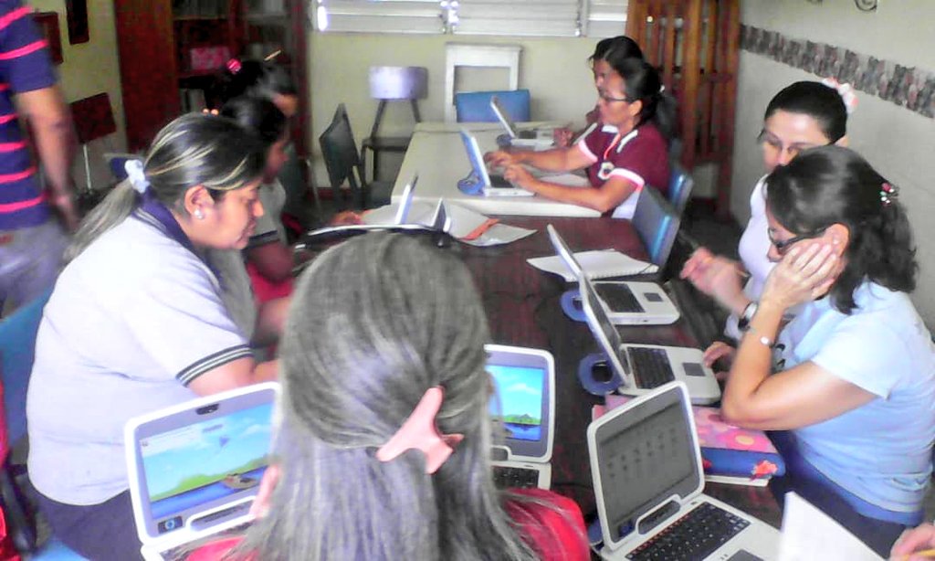 FundabitTorresL's tweet photo. Continuación de la Jornada Concienciación sobre el Buen Uso de las TIC. PCE (Red Salón) Municipio Torres_Edo. Lara. https://t.co/4BFBQPGfwO
