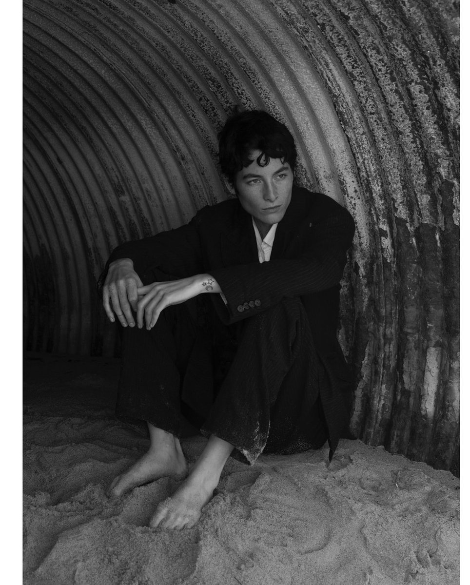 The Women Who Fell To Earth . A Story Created By <a href="/heatherkemesky/">heather kemesky</a> and @ErikaLinder