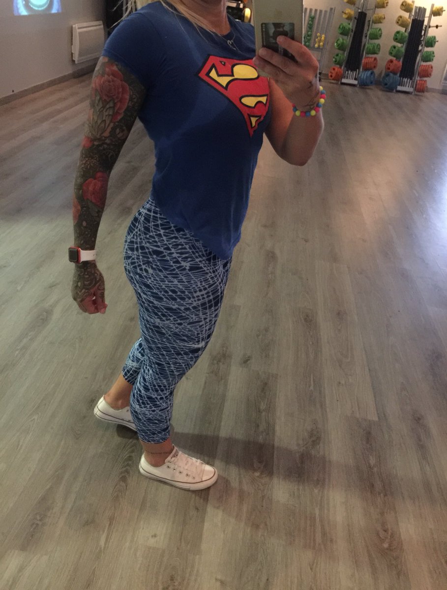 MAYAS15's tweet photo. Jersey more than soaked ✅ after the Fit Attack class 💥🔥💦 and bodybuilding 💪🍫 #handisport #fitness #musculation #body #bodybuilding #training #workout #fitattack #tattoos #tatouages #supergirl #superwoman #fitnesspark https://t.co/y9xeCQgDyq