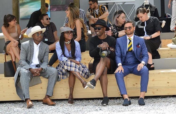 StyleAlert_SA's tweet photo. Day 3: wearing my vintage skirt #PITTIUOMO94 #MINIFashion #FeildNotes https://t.co/bA3wuSB4pH