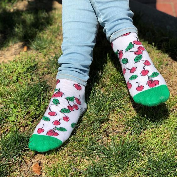 PenguinSocksCom's tweet photo. Which are the Best summer berries?
#Cherry 🍒 - Which are the Best summer Stocks 🧦! #Cherrysocks ! ❤️ #socktastic by #penguinsocks 🐧
Would you like to have these #funnysocks? You can buy it ☺ (Check info in our bio.) 🐧
#socksoftheday
#socksfashion
#womensocks
#etsy https://t.co/TWLwclihMc