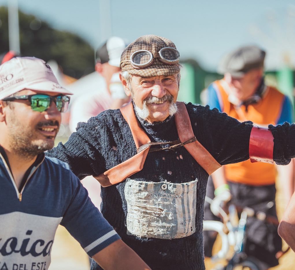 Got your outfit ready for @EroicaBritannia this weekend?? 🚴 🚴
#peakdistrict #cycling #bikelife #bikeporn #adventure #family #familytime #challenge #bikefestival #explorebybike #landscape #wilderness #getinspired #liveauthentic #jointheride