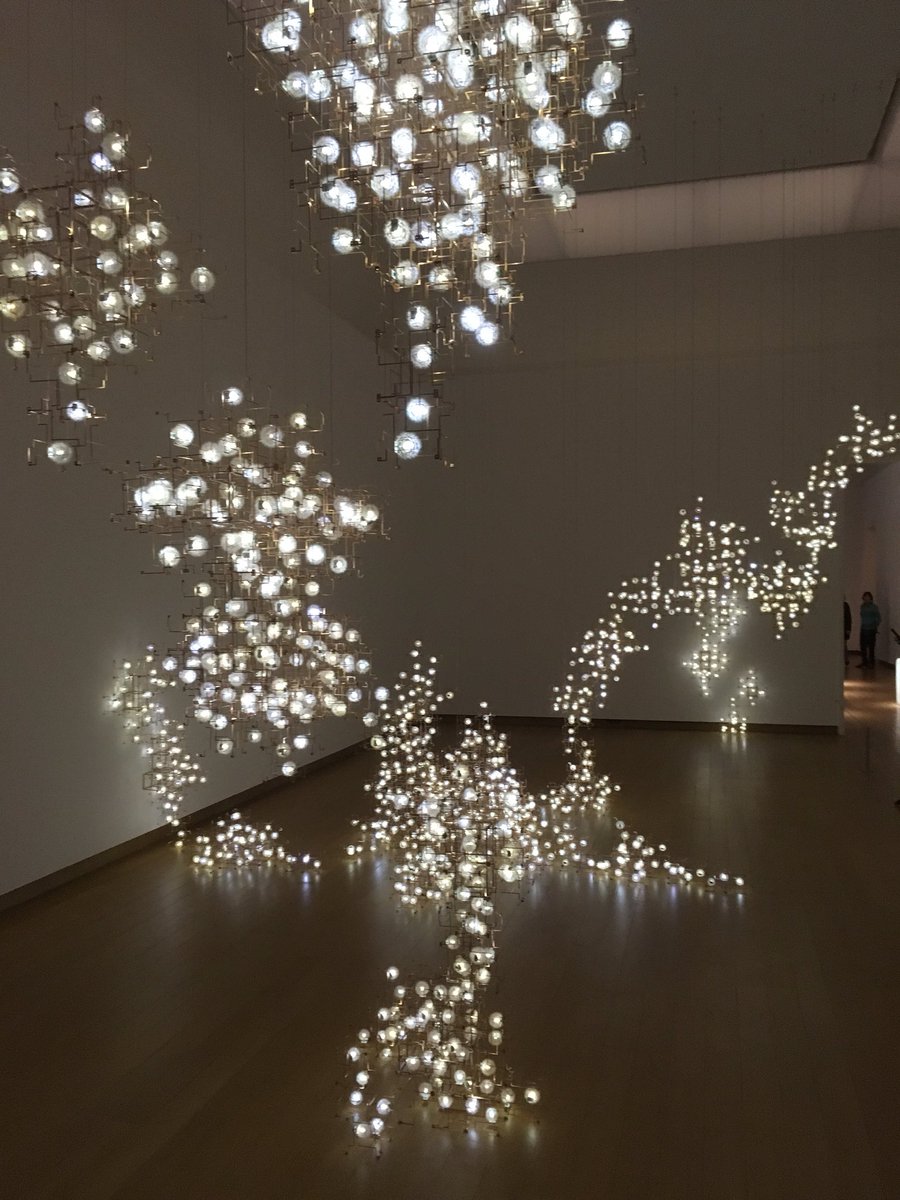 Vandaag op uitnodiging van <a href="/verhart/">Carlo Verhart</a> kort bezoek gebracht aan @Stedelijk Museum. Onder de indruk van het werk van <a href="/StudioDrift/">DRIFT</a> en een absolute aanrader!! #mustsee #art