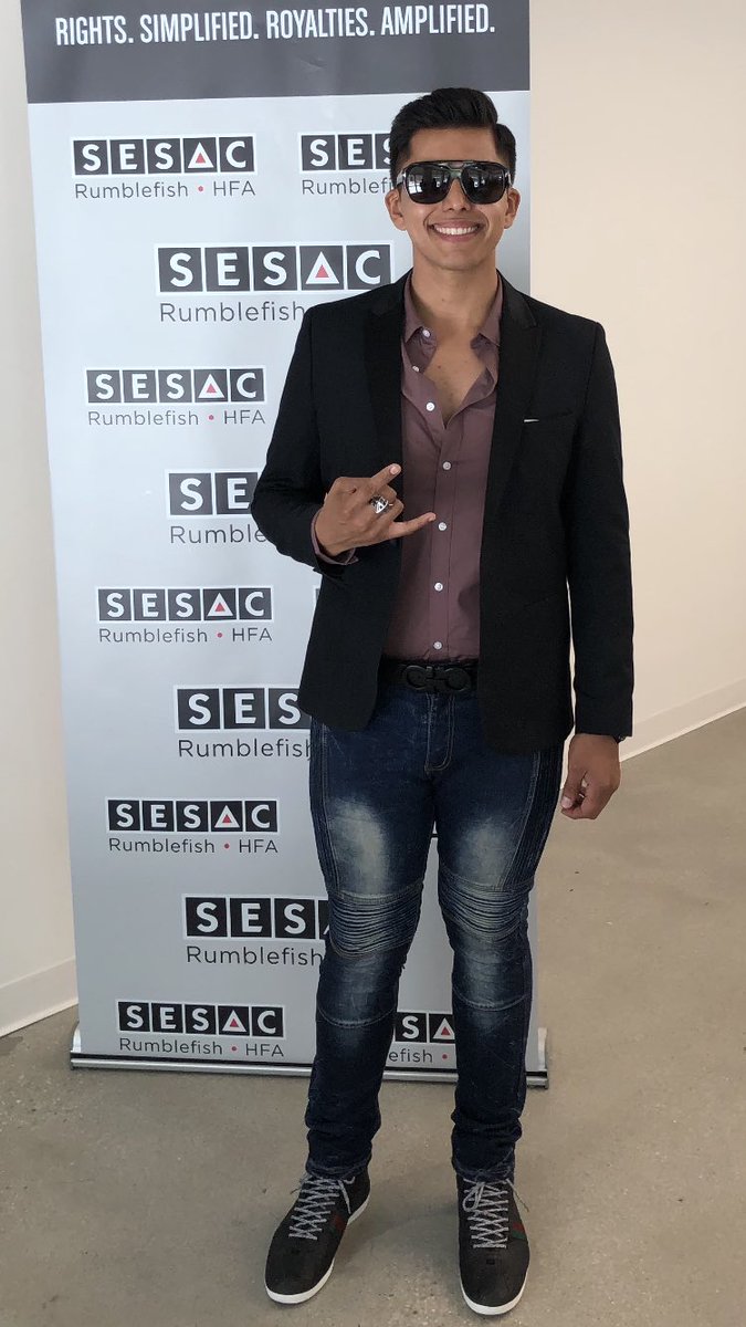 sesaclatina's tweet photo. Todo un placer haber recibido la visita de nuestro afiliado cantautor @iBrandonSolano 🙌🙌💥 en nuestras oficinas en Santa Monica. .
#sesaclatina #BrandonSolano #ElCaliforniaKid #Trokiando #GarmexMusicE #regionalmexican #latinmusic #singersongwriter #prstylela #SanDiego https://t.co/488B6RwRuE