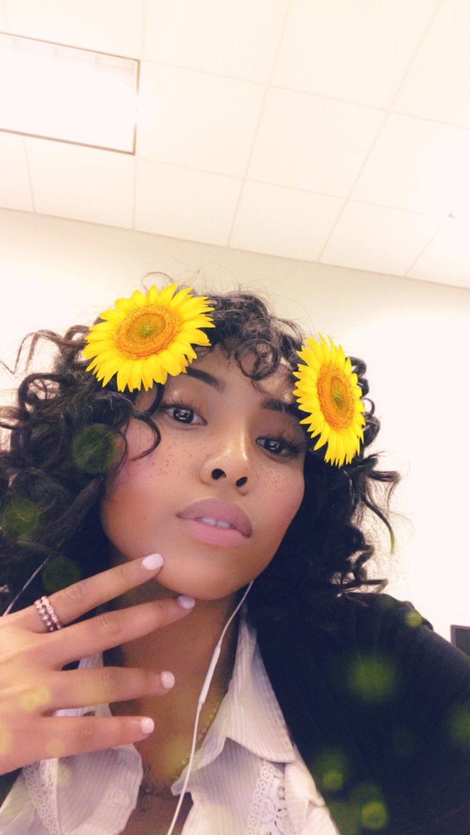 __AestheticAsh's tweet photo. At work. I’m hungry and need some food. I need one of you losers to prove to me that you’re actually worth my time. #finddom #findom #EFDP #Paypig #cashslave #FinancialDomination https://t.co/DnWSvCDAex