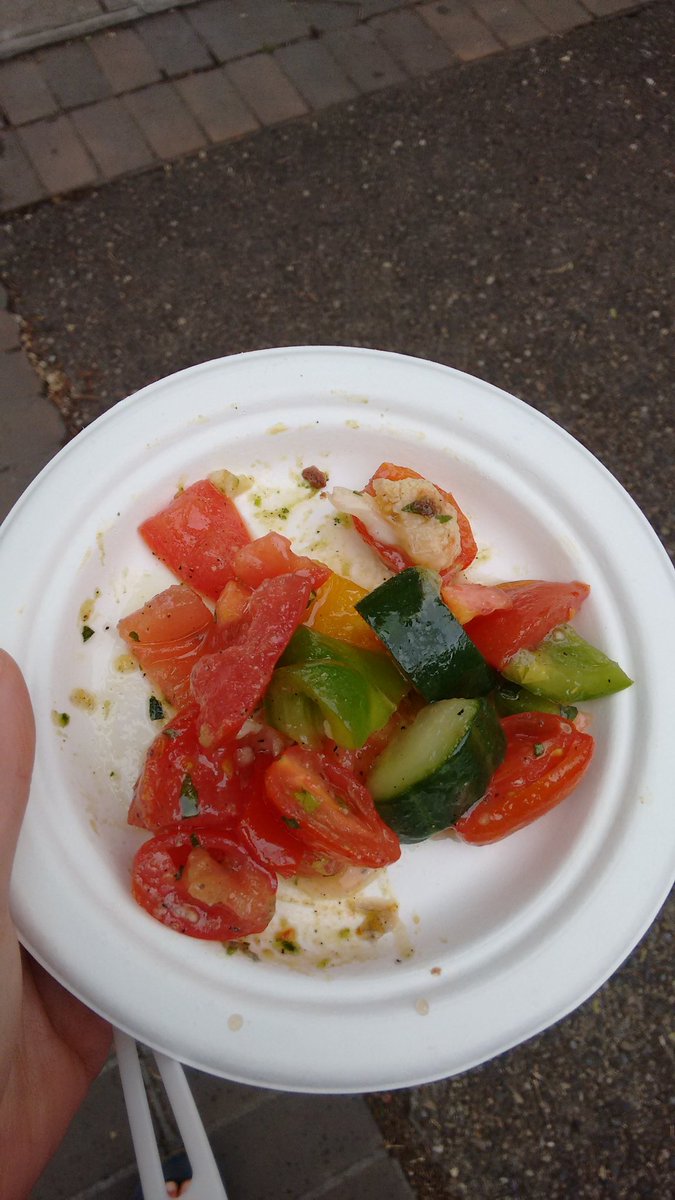 YYCfitness1's tweet photo. Some great vegetarian meal ideas  @f5kyyc #f5kyyc2018. Also a great reminder to try and reduce your food waste https://t.co/LHMPfFkJN5