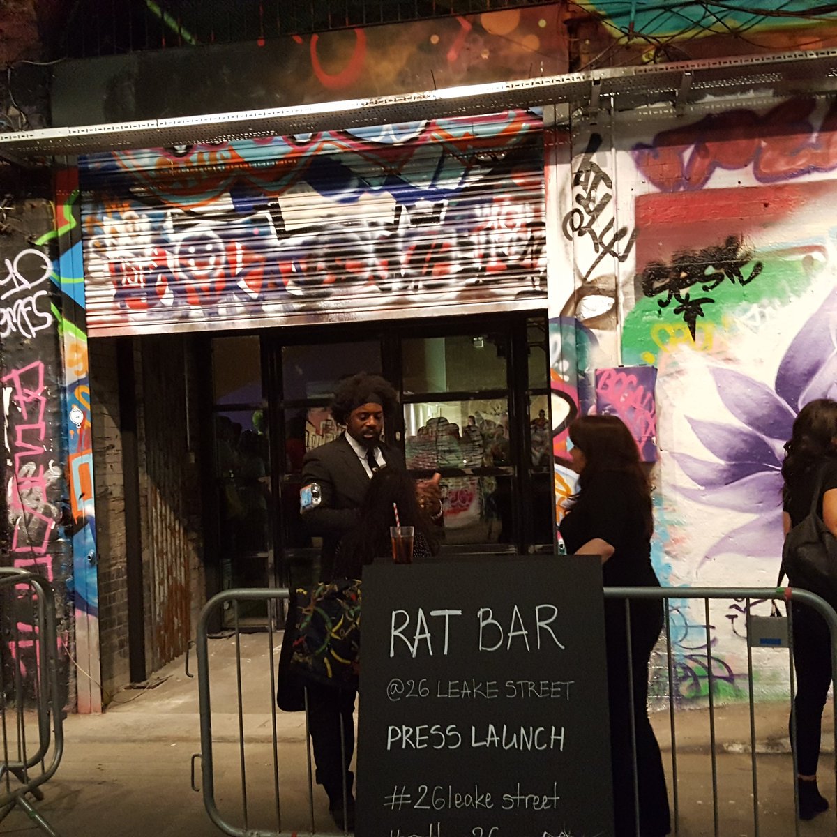 robthefoodie's tweet photo. London's latest über-cool bar opening @26LeakeStreet with almost 15,000 sq ft total space for live music, events, restaurant & brewery + genuine Banksy artwork! #ratbar26 #26LeakeStreet https://t.co/5OUSKWgvuZ