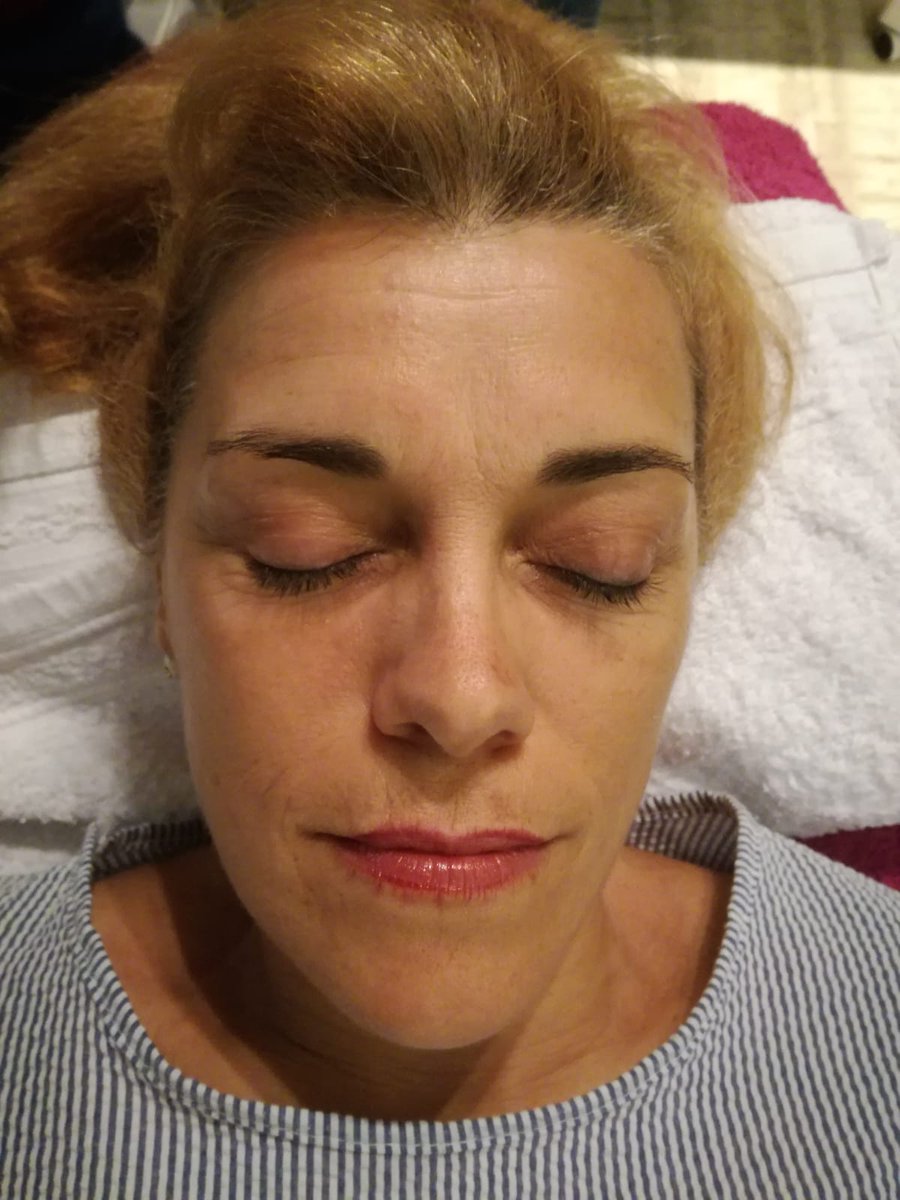 MinervaPeyus's tweet photo. Hoy hemos tenido Jornada Puertas Abiertas para hacer una demostración del tratamiento facial y corporal #HIFU y las clientas han salido encantadas #belleza #beauty #madrid #tratamientosbelleza https://t.co/0rSDiDMTNL