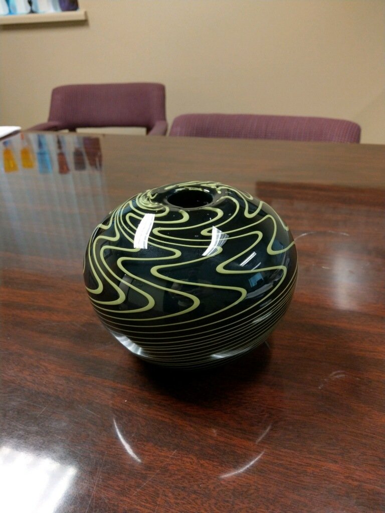 candaglassart's tweet photo. First try at a wigwag.
#blownglass #glassart #madeintoledo #warehouseglass_studio https://t.co/hdvABwNY2k