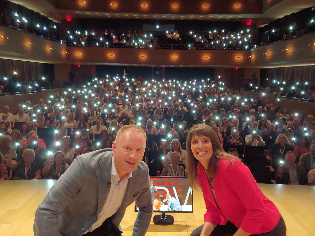 GoreMutual's tweet photo. The biggest and coolest insurance selfie ever! #fastforward https://t.co/Y0UWjZQkSx