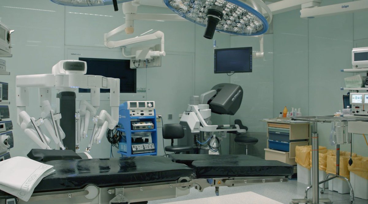 cienciasaludTVE's tweet photo. Junto al Dr. @AntoniodeLacy veremos una intervención con cirugía robótica🔁 el robot Da Vinci con la técnica #CecilApproach inventada en @hospitalclinic. El DOM. a las 12h en @la2_tve 📺 https://t.co/Y0ieRtmd0I