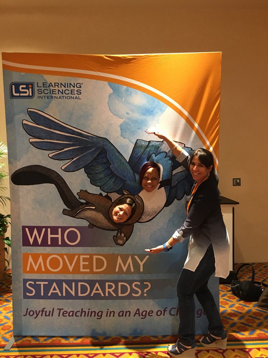 kelly_fees's tweet photo. Moving teachers towards Standards and Shifts! @TeacherDevelopm #buildingexpertise2018 https://t.co/v0csx6UdEU