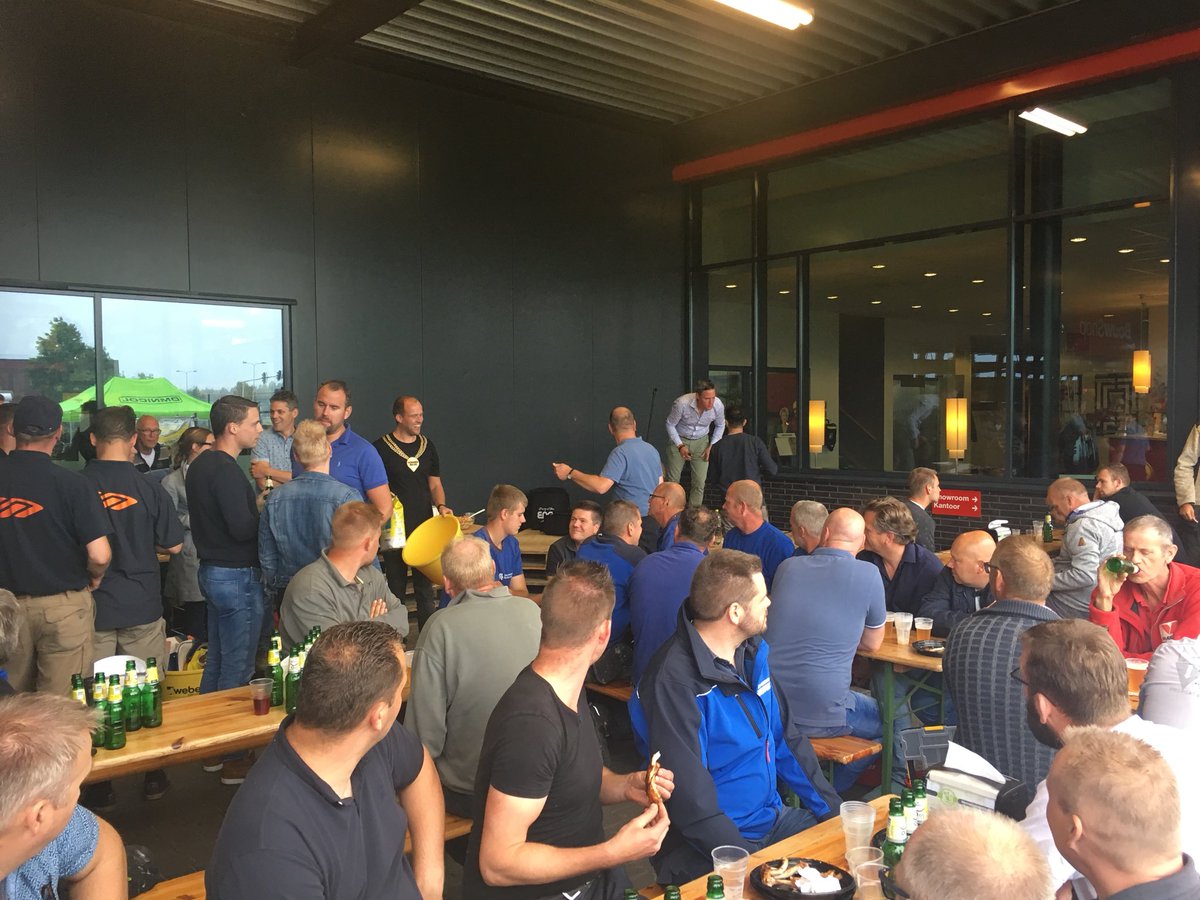 RKB_Assen's tweet photo. Geslaagde RaabRibs bij @RKB_Assen Met de verloting is ca. € 1200,- opgehaald voor @Kinderfonds Mooi resultaat dankzij onze klanten en leveranciers. https://t.co/SmwblJzKIo