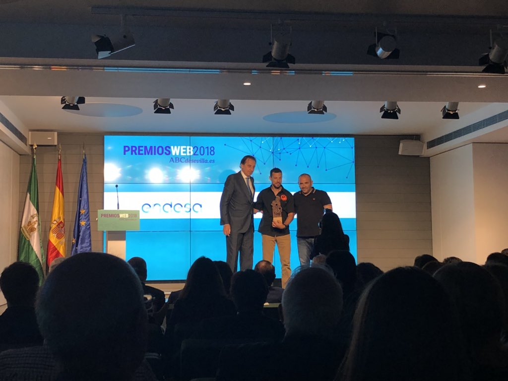 carlosfrabog's tweet photo. Ganadores a la mejor Web Social @proemaid #CondenadosASalvarVidas #PremiosWeb2018 de @abcdesevilla 👏👏👏👏 https://t.co/RHFjRLILz6
