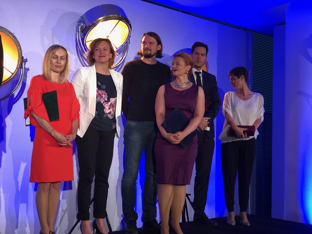 amic_cz's tweet photo. Jedním z našich nejviditelnějších projektů byl letos vítěz kategorie Tisková konference - Masturbace: disciplína pro zdraví a pohodu. 😊 Kolegové z týmu Zdravotnictví, nemáte se za co stydět! 👊🏻😁 
#prceny #amilife https://t.co/0Je0rEQbev