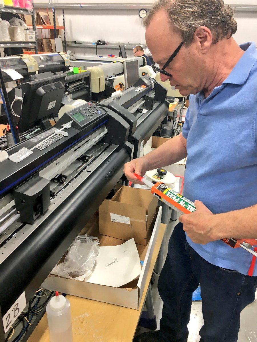rippedsheets's tweet photo. We have the boss man himself working hard out in production today. #SteveHall We love having a boss that is hands on!! #bossman #workinghard https://t.co/tMlcAVT4RL