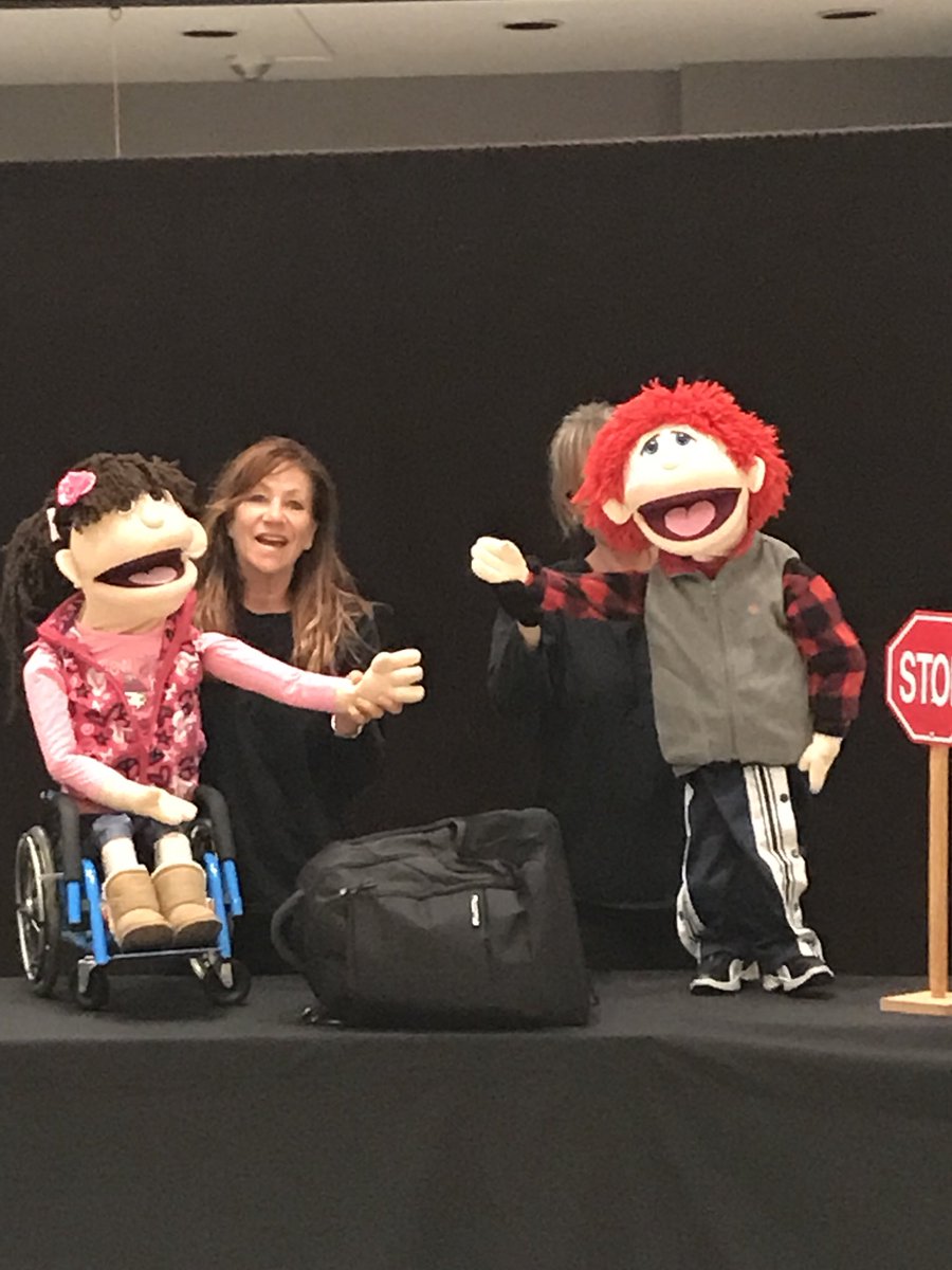 TAPpuppetsTO's tweet photo. Mara celebrated Spina Bifida & Hydrocephalus Awareness by talking to ‘Students from Syria’. Acceptance of each others differences was the key message.
@SBH_Ontario
#plantingtheseedsofacceptance
#celebratingdifferences
#kindermoreinclusivecommunities #InclusionMatters https://t.co/gkWthQ5HMs