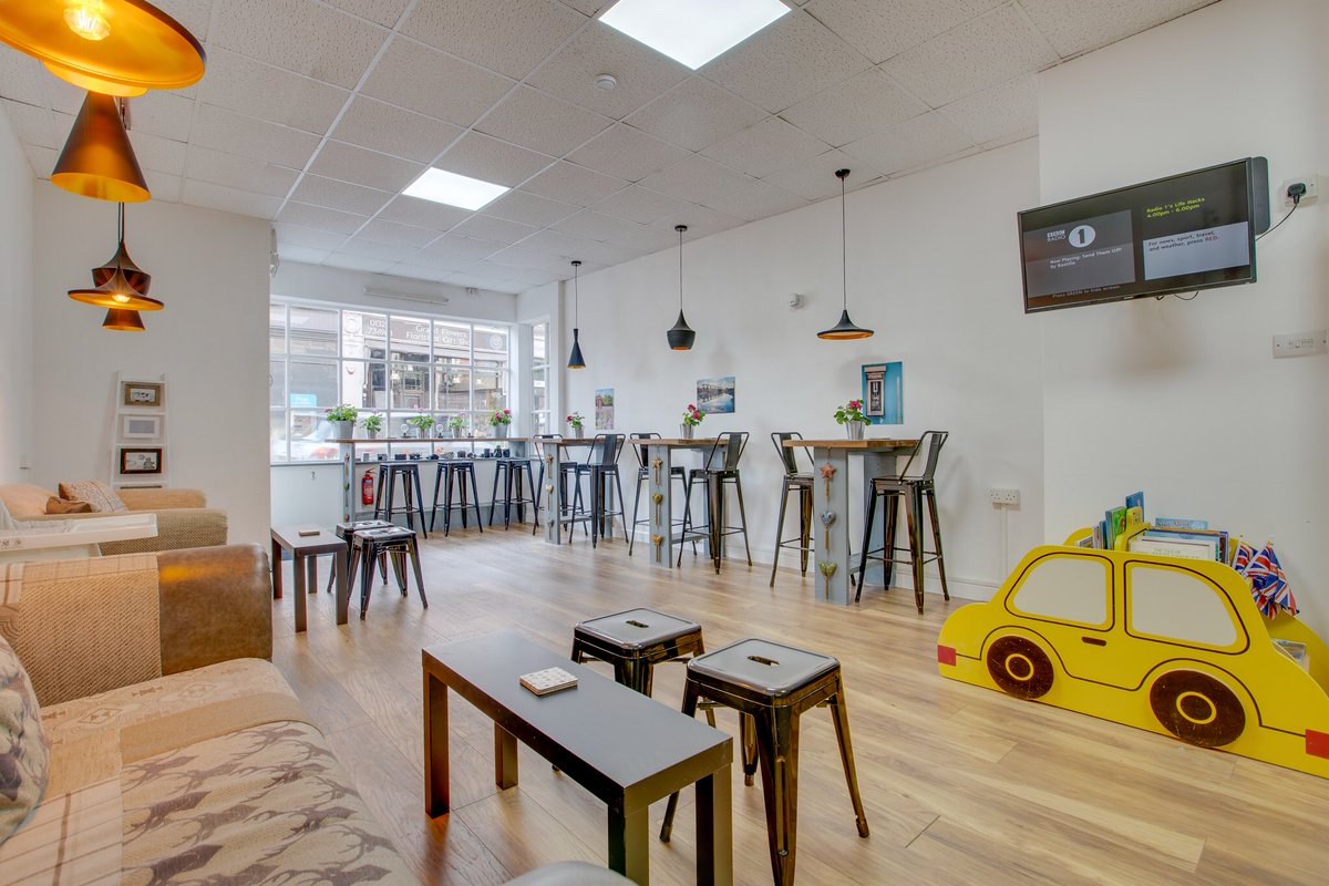 CafeMugshots's tweet photo. New Dog Friendly Cafe open in Meads Street, Eastbourne 🐶☕️🍰🥞🍓🍎🍊🍋🥝🍌🍇🍍🥪🌯🥤🍽 #Eastbourne #meadsvillage #dogfriendly #cafe #EastSussex #1066card #beachyhead https://t.co/ZE39kgeOy9