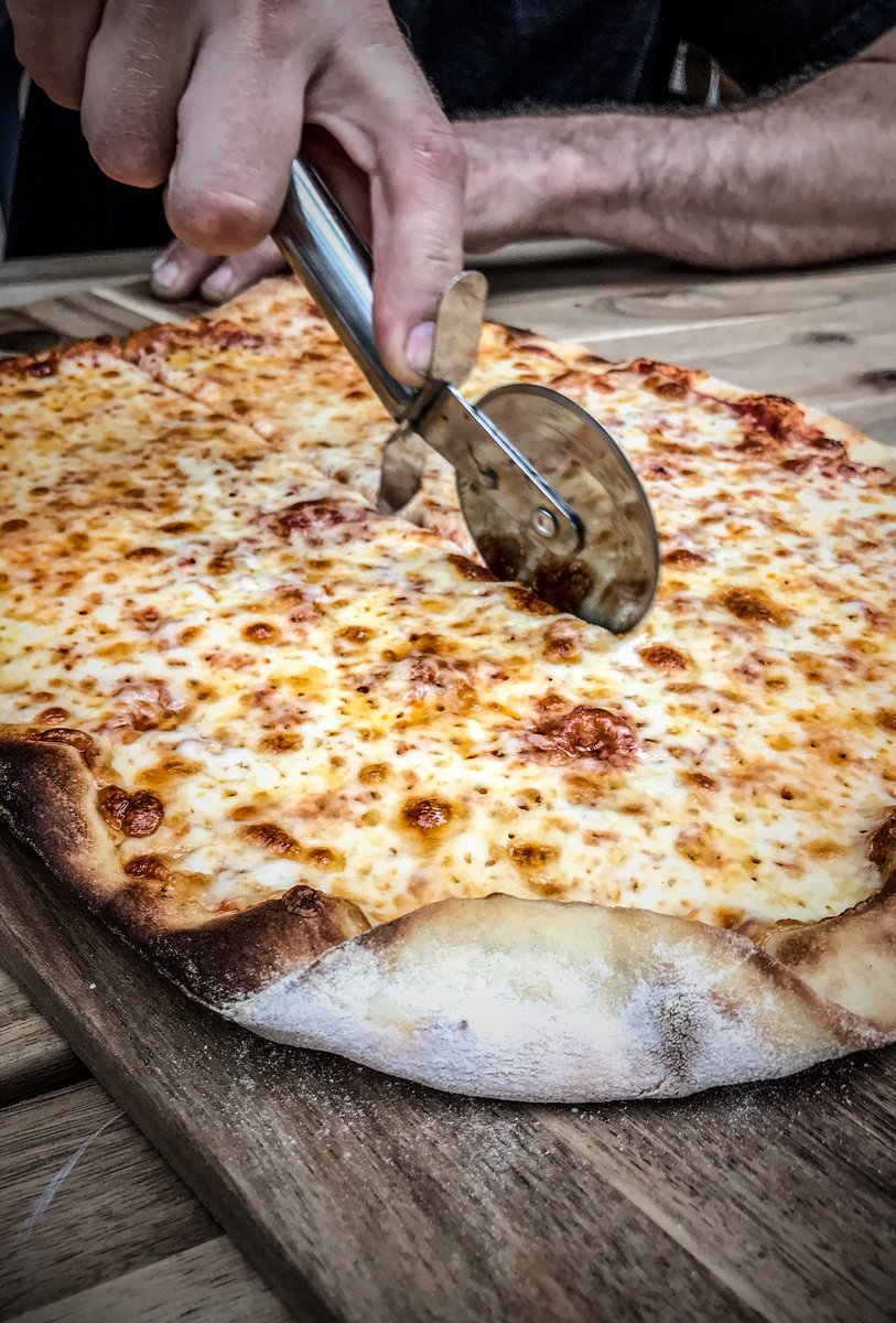 GroundUpReading's tweet photo. Only 👆 more 😴 until 🍕 night! #rusticitalian #pizza🍕 https://t.co/BJKpBvtXYc