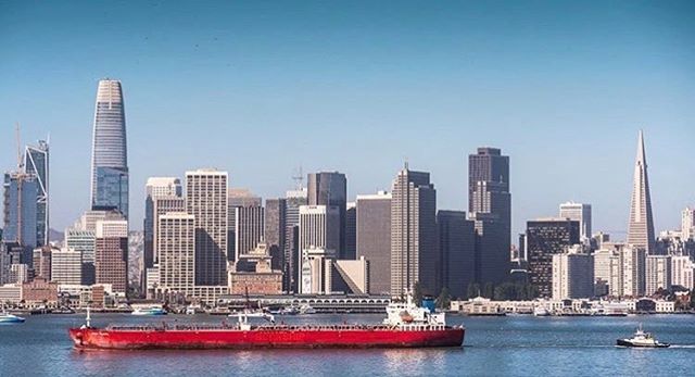 SFGate's tweet photo. From Instagram: @dbelogorsky captured a ship passing through SF’s waterfront 🙌🏼 #regram #views #sf #sfwaterfront #bayarea #allaboard https://t.co/ENFPVfhgiv https://t.co/Bi61JXDL5x
