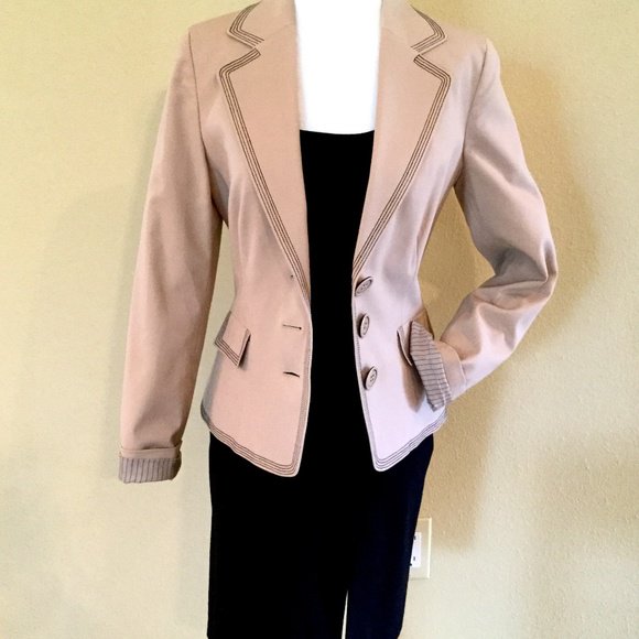 RubyInman's tweet photo. So good I had to share! Check out all the items I'm loving on @Poshmarkapp from @Rossboss314 #poshmark #fashion #style #shopmycloset #jbrand #boutiqueessentials #finesse: https://t.co/ASk6jD8PDB https://t.co/nZ5ppPoYyZ