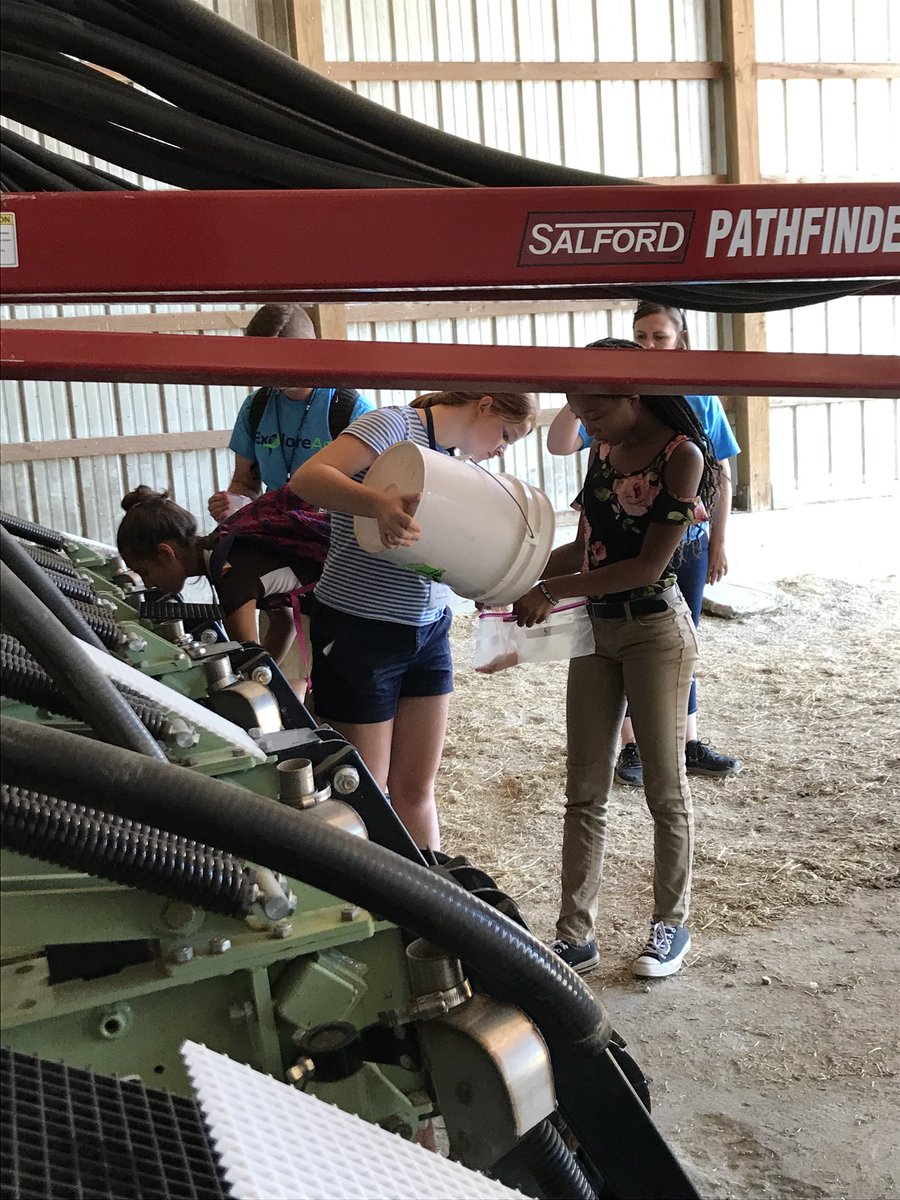 DeweyMann309's tweet photo. Great interaction with the future #agribusiness leaders in #exploreag before they headed over to @osuturf at #Watermanfarm #WANRL! Thanks to my co-presenters #alexlindsey and #codymcclain in talking #onehealth #soil #fertcert #fertcal. @OhioStateFABE @OhioStateASM @CFAES_OSU https://t.co/sP1RZv7FF8