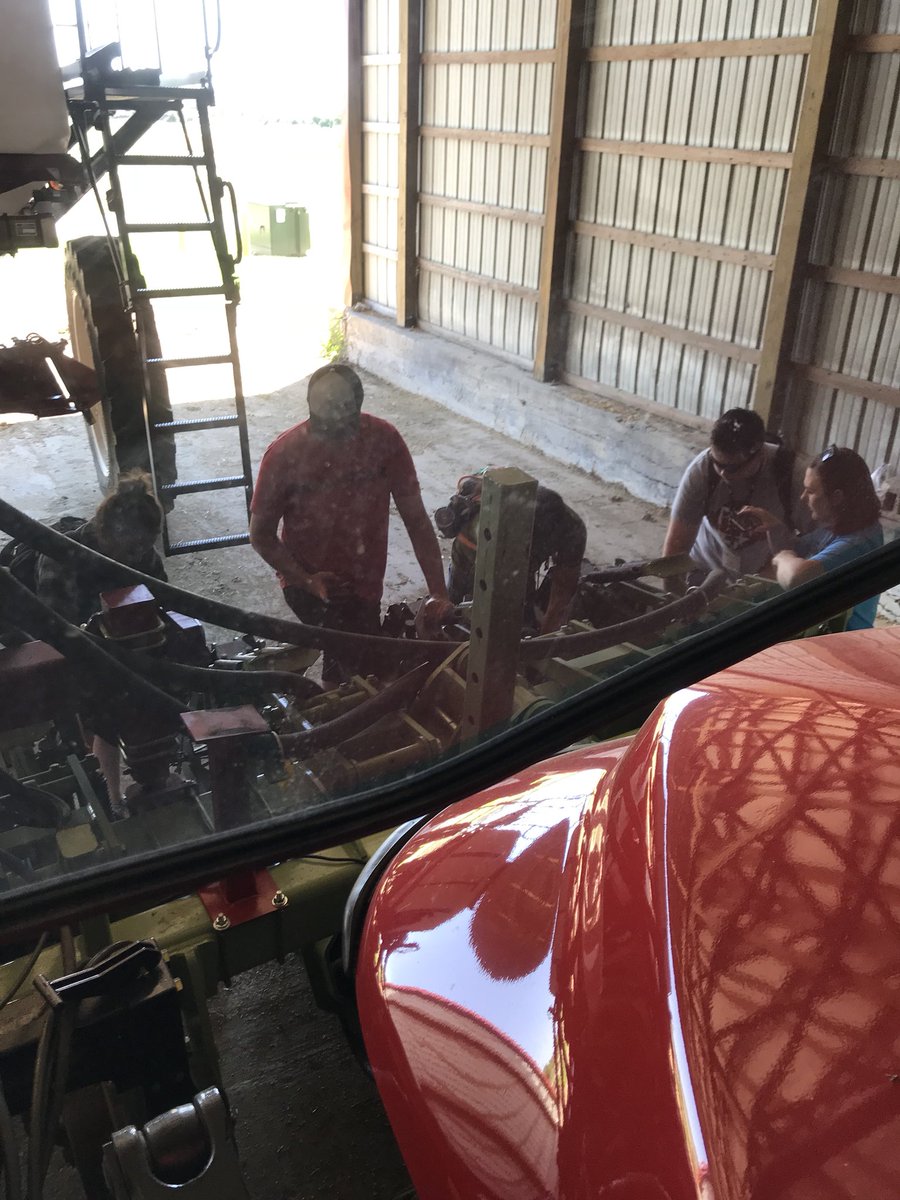DeweyMann309's tweet photo. Great interaction with the future #agribusiness leaders in #exploreag before they headed over to @osuturf at #Watermanfarm #WANRL! Thanks to my co-presenters #alexlindsey and #codymcclain in talking #onehealth #soil #fertcert #fertcal. @OhioStateFABE @OhioStateASM @CFAES_OSU https://t.co/sP1RZv7FF8