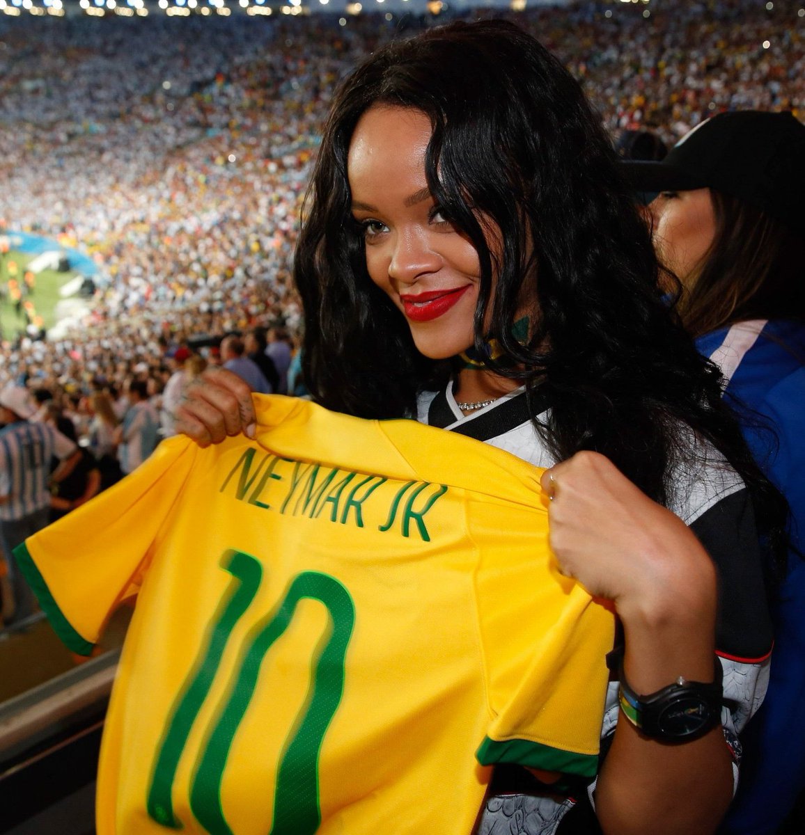 monas gerais 🔺 tweet media