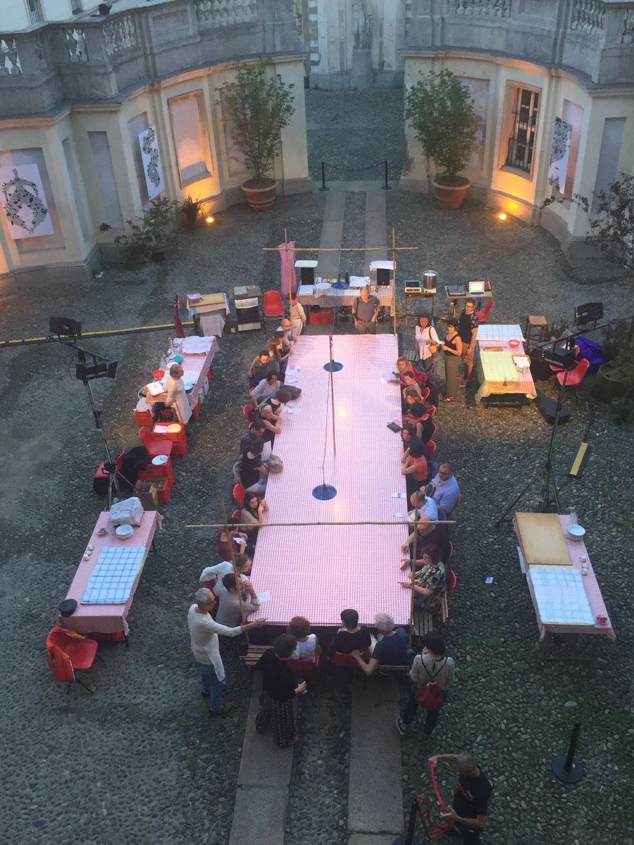 CamComTorino's tweet photo. La magia di #playwithfood a #palazzobirago con l'aperitivo dei #maestridelgusto Macelleria I Binari del Gusto e azienda vitivinicola Caretto #bocuseoff https://t.co/uW5iKLlh5R