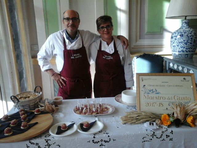 CamComTorino's tweet photo. La magia di #playwithfood a #palazzobirago con l'aperitivo dei #maestridelgusto Macelleria I Binari del Gusto e azienda vitivinicola Caretto #bocuseoff https://t.co/uW5iKLlh5R