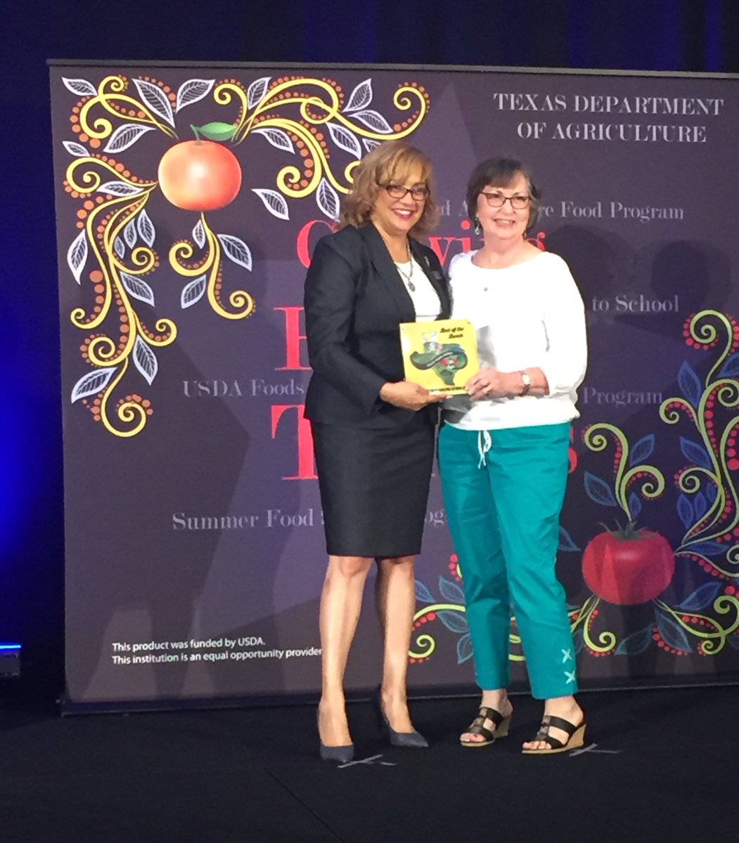 GatorFoodies's tweet image. At the Business of Numbers &amp;amp; Nutrition Inaugural Conference! From educational sessions to receiving the &quot;Best of the Bunch Award.&quot; #summerlearningfun