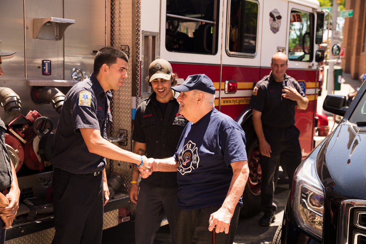 FDNY's tweet photo. Thank you @yankees and @wishofalifetime for bringing retired #FDNY Firefighter Sal Reale to #Ladder136, and to tonight’s game, as part of #HopeWeek https://t.co/Au5vXXhbDg
