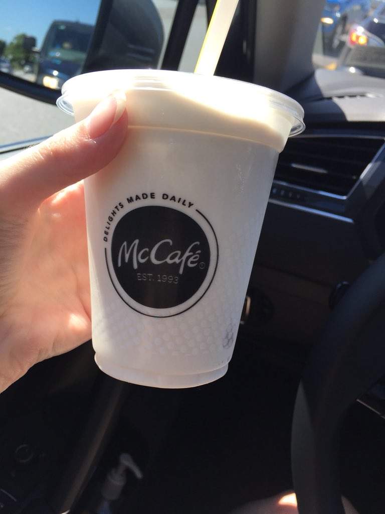 Morgan03's tweet photo. @McDonalds is this really what you call a chocolate shake? Apparently your employees think so 🤔 https://t.co/SEE5wCgOAb