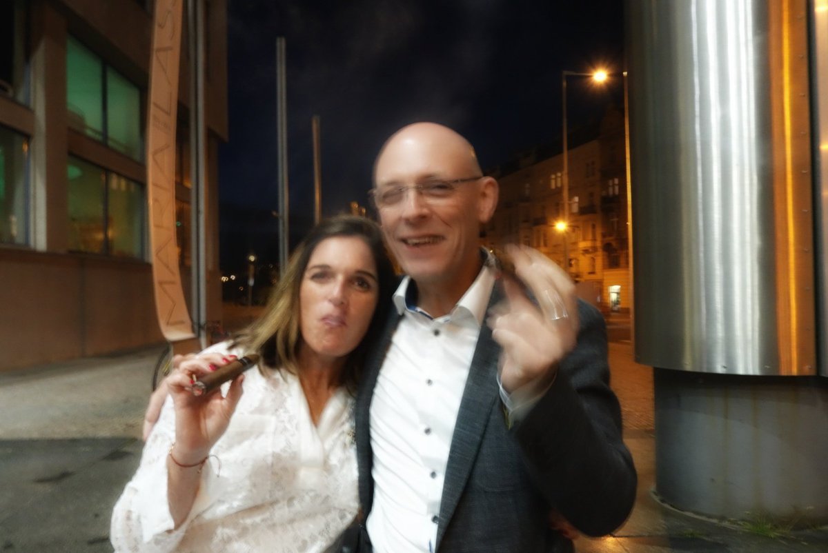AxelKBoettcher's tweet photo. #WeareBTC #CigarsRule 😁👍🖖 https://t.co/XEV9klSJEq