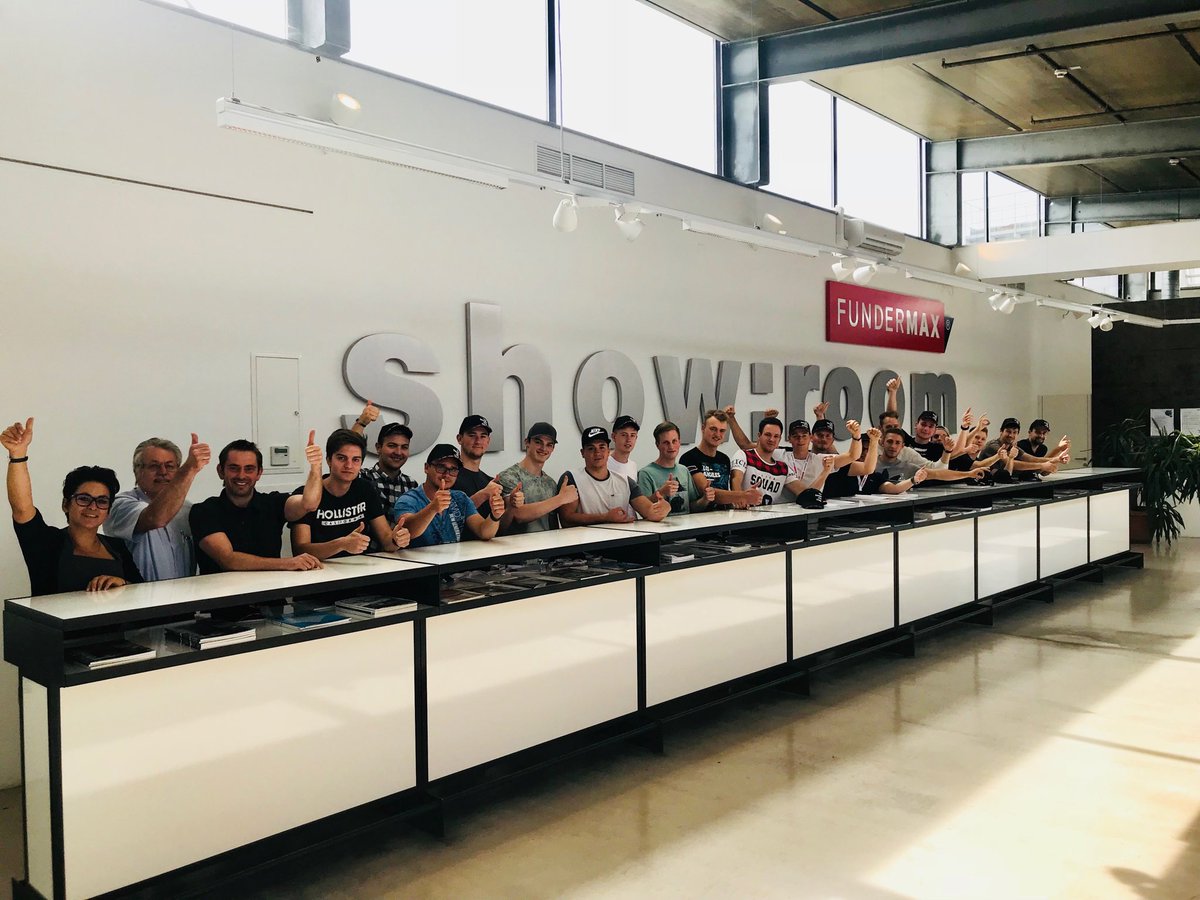 DanielaFks's tweet image. Spannende Einsichten in den Marketingalltag @FunderMax #forpeoplewhocreate. Danke für den Besuch an die Lehrlinge des 3. LG der Berufsschule St. Veit/Glan!
#derraumbinich