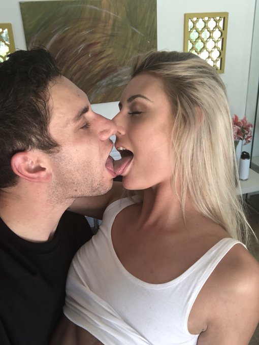 Always Fun on set 👅  @BradKnightXXX https://t.co/RCd8YgBIwB<a class="tags" href="/tag/bradknightxxx">@bradknightxxx</a>