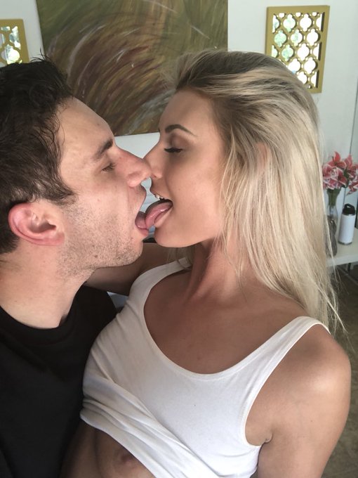 Always Fun on set 👅  @BradKnightXXX https://t.co/RCd8YgBIwB<a class="tags" href="/tag/bradknightxxx">@bradknightxxx</a>