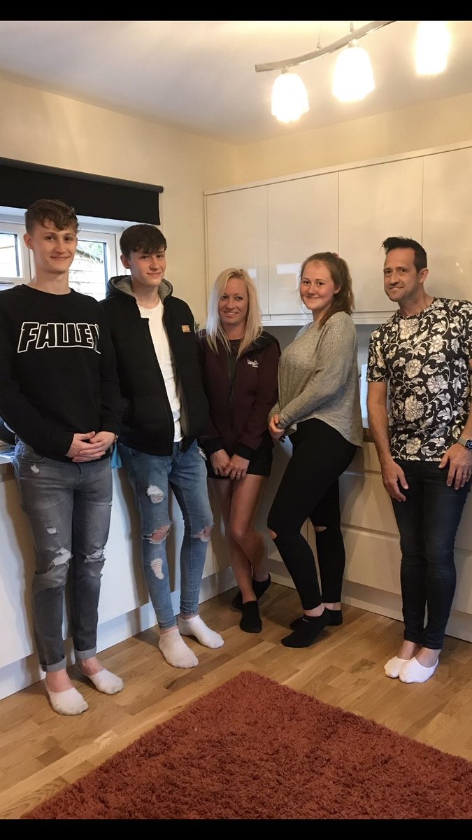 cl4rew4rd's tweet photo. My very rare all of them together family photo love them soooooo much xx https://t.co/Y9vaGPq7Vt