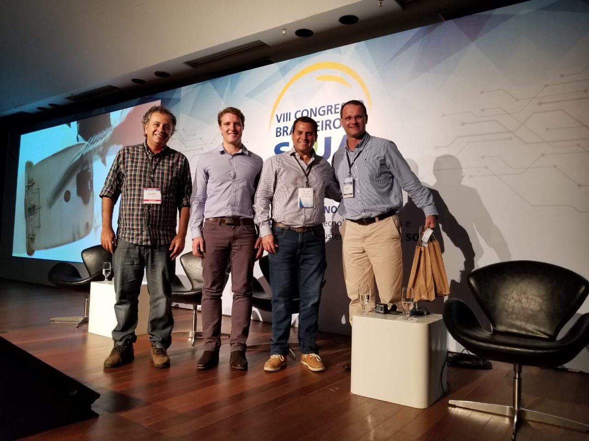 INTAAgroind's tweet photo. @FerScaramuzza de @intaargentina estuvo disertando en VIII Congreso Brasilero de #Soja sobre "Perfeccionamiento e innovaciones en mecanismos de #siembra" junto a #JamesBarr de @UniversitySA 🇦🇺️ y #PauloSilva de @Unesp_Oficial 🇧🇷, en Panel moderado por #OsmarConte de @embrapa https://t.co/CmgIiJJplc