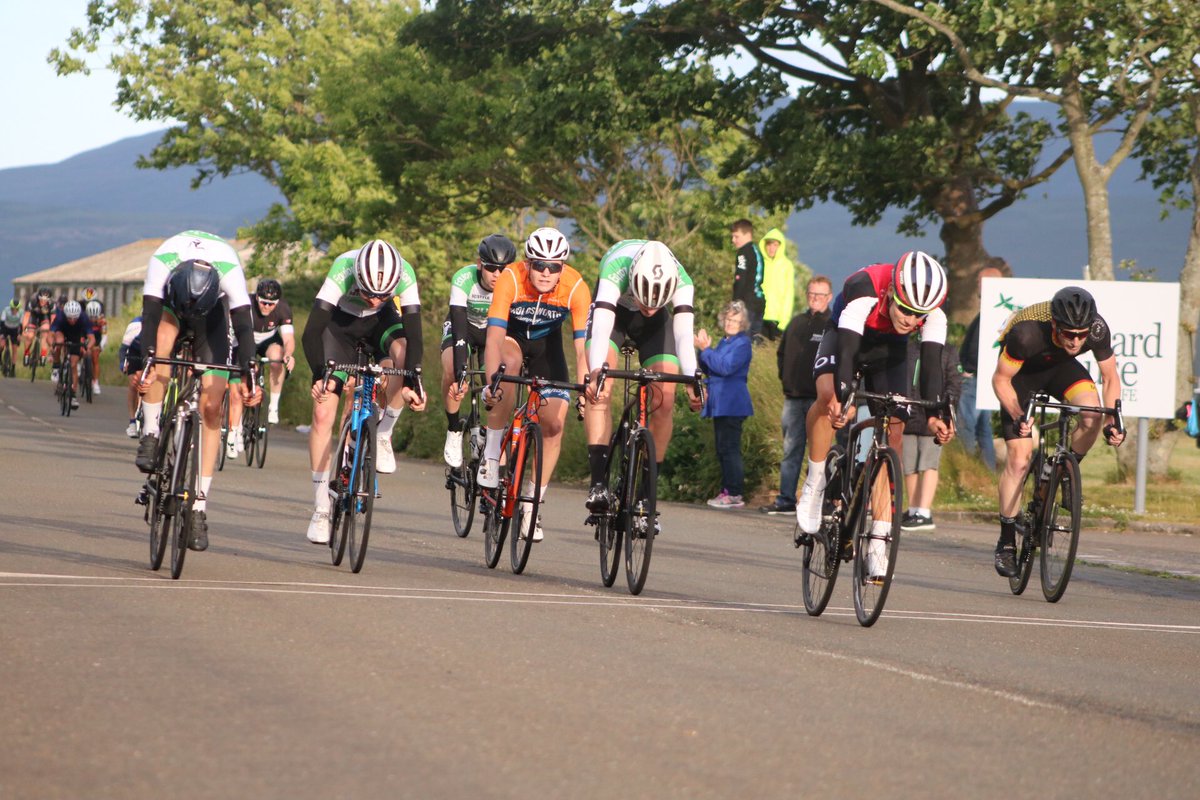 IOMJnrCycling's tweet image. Close finish tonight @BikestyleIOM @SASEventsIOM Handicap. Won by @Nay_Draper with Team riders @benchristian123 2nd @maxwalker325 3rd @BostockJimmy 4th @TeareTosh 7th @adamjkelly 10th @scarffe05 21st @dan_sowerby1 27th @HarryCain0035th @jakebarnes 41st  @equiomgroup @MotorMallIOM